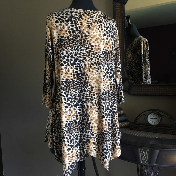 LEOPARD PRINT 3/4 SLV SHARKBITE FLOWY TUNIC SZ 1X - Picture 4 of 5